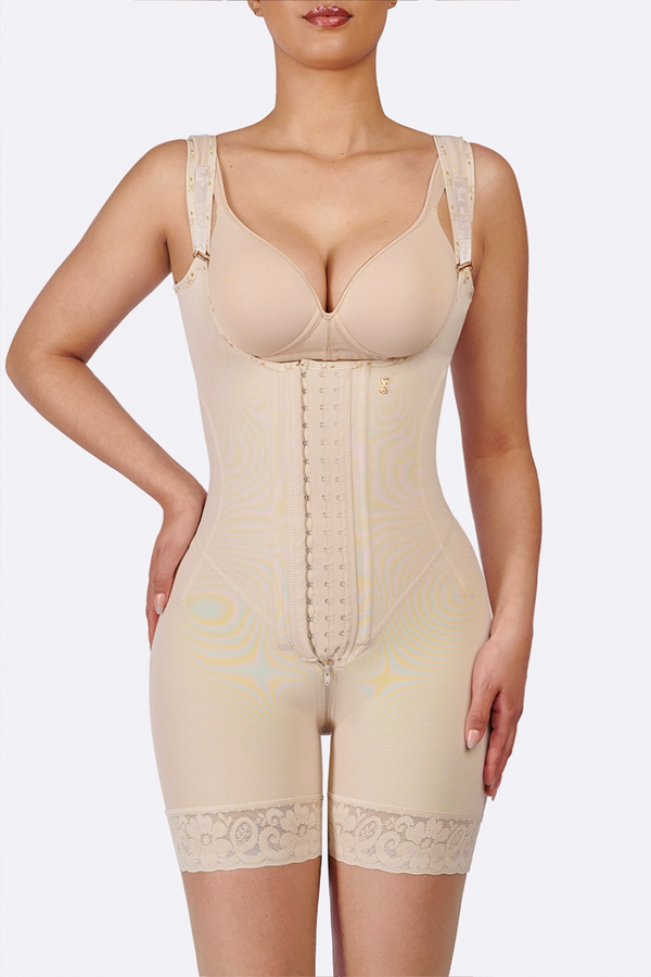 Hourglass Full Body